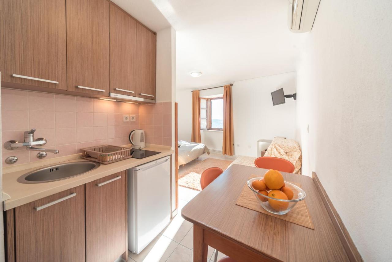 R Club Apartments Old Town Budva Exterior foto