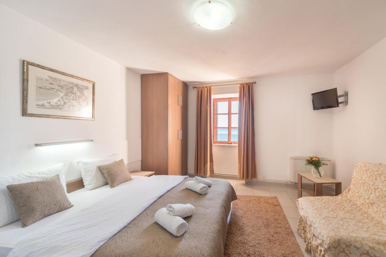 R Club Apartments Old Town Budva Exterior foto