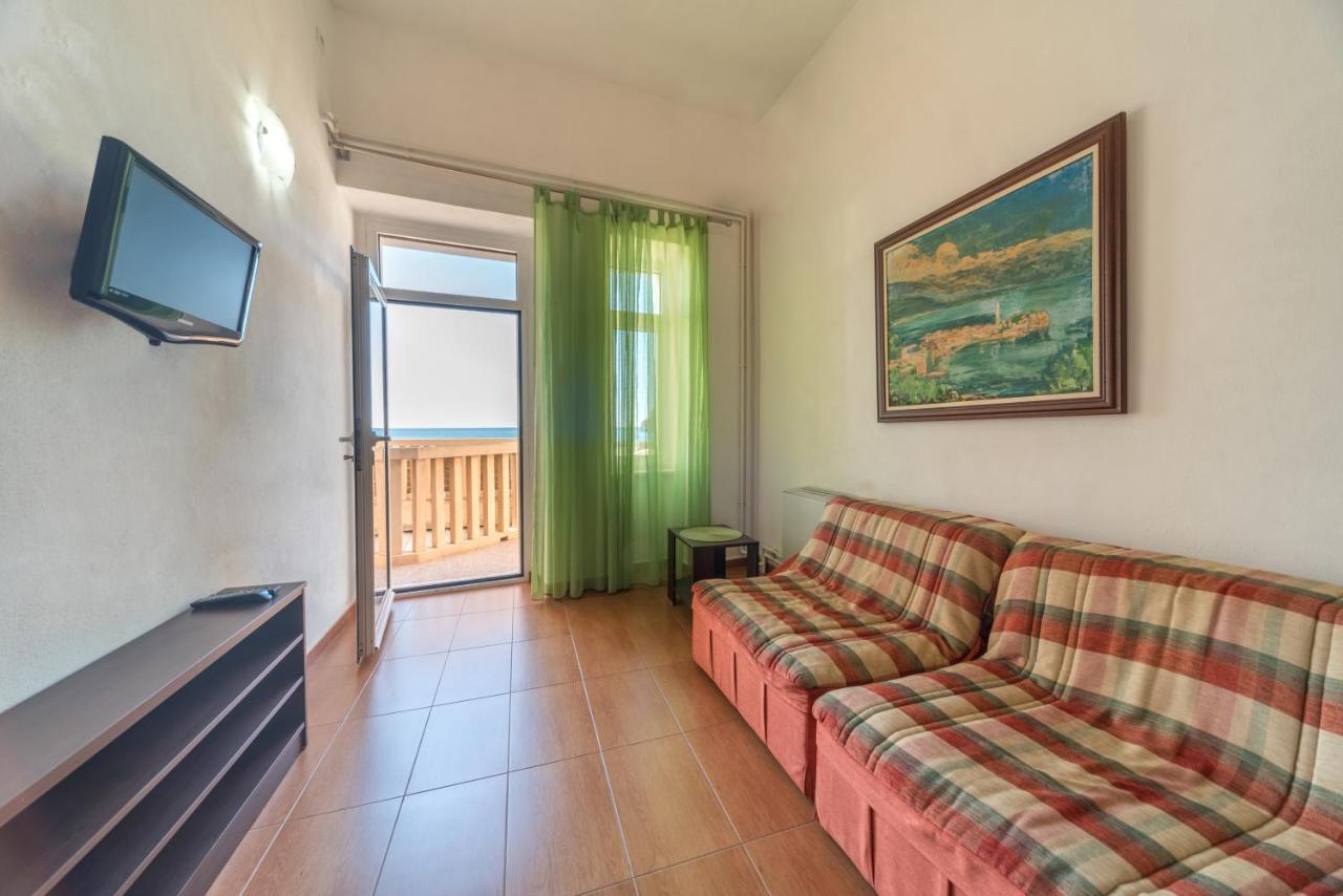 R Club Apartments Old Town Budva Exterior foto